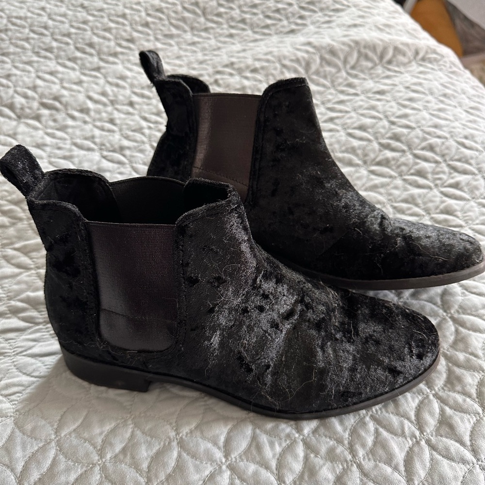 Tom’s Booties